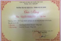 'Đây là giấy khen hay thiệp chúc mừng cuối năm học?'