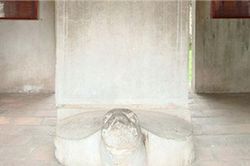 Người đầu tiên được dựng bia tiến sĩ ở Văn Miếu là ai?