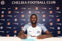 Chi tiền 'tấn', song Chelsea có thực sự cần Antonio Ruediger?