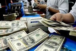 'Nung chảy' vàng, USD