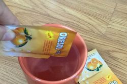 Cha mẹ hại con vì 'sáng tạo' cách uống Oresol
