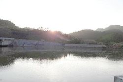 Tuyên Quang: Sập cầu đang thi công, ba công nhân mất tích