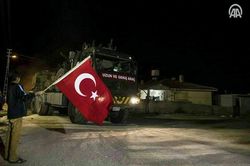 Thổ Nhĩ Kỳ điều binh vào lãnh thổ Syria, liên thủ với phiến quân khủng bố (video)