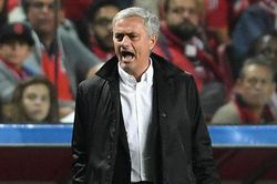 MU mạo hiểm đánh mất bản sắc dưới thời Mourinho