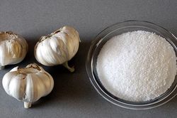 Bất ngờ với nhiều lợi ích sức khỏe từ muối tỏi