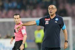 Rộ tin Chelsea nhắm Sarri thay Conte