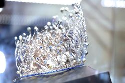 Cận cảnh vương miện Hoa hậu Đại Dương 2017 đắt giá nhất Việt Nam