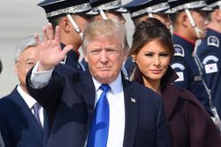 Thông điệp từ địa điểm hạ cánh của Tổng thống Trump tại Nhật và Hàn
