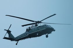 Marine One của Tổng thống Trump cất cánh ở sân bay Đà Nẵng