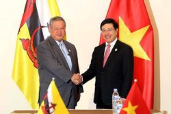 Phó Thủ tướng Phạm Bình Minh gặp Bộ trưởng Ngoại giao Brunei