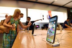 iPhone đưa Apple tiếp tục dẫn đầu thị trường điện thoại ở Mỹ