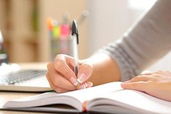 Đơn xin chuyển từ 'vợ' sang 'người tình': Tại anh tại ả...?