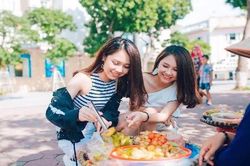 Tài sắc đáng ngưỡng mộ của cặp chị em song sinh Nghệ An