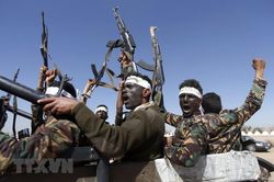 Liên quân Arab tiến hành không kích trụ sở Bộ Quốc phòng Yemen