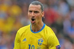 Ibra được dịp lên mặt sau chiến công của Thụy Điển