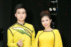 Dương Hoàng Yến xinh đẹp sánh vai bạn trai trên sâu khấu sau tái hợp