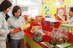 Dồi dào nguồn hàng phục vụ Tết