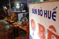 Bắt 'yêu râu xanh' dâm ô bé gái ngủ trong quán bún bò Huế
