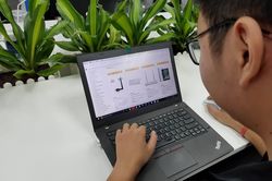 Chợ mạng Việt nhộn nhịp 'gom' hàng giảm giá ngày Black Friday