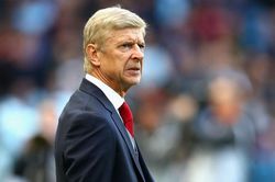 HLV Wenger chia tay Arsenal, Ancelotti về thay thế?