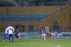 Hà Nội đánh bại Quảng Nam, FLC Thanh Hóa hưởng lợi