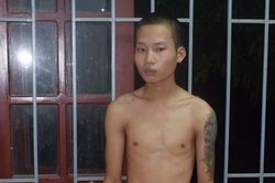 Bỏ thuốc mê hiếp dâm bạn gái