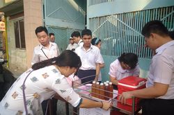 Giờ học trải nghiệm đầy ắp tiếng cười của học sinh khiếm thị
