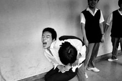 Bạo lực học đường nhìn từ nhà trường Nhật Bản và Việt Nam