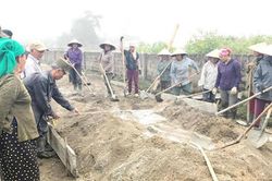 Xóm nhỏ góp hơn 1,2 tỷ đồng làm đường nông thôn mới
