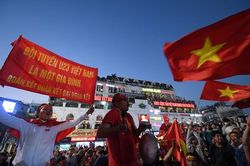 Công ty mở tiệc cho nhân viên ăn mừng sau chiến thắng của U23 Việt Nam