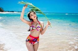 Hotgirl Sam: 'Tình địch' của Nhã Phương nóng bỏng cỡ nào?