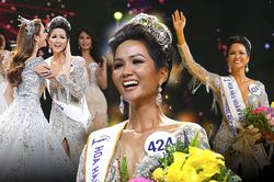 Nghe tân Hoa hậu H'Hen Niê nói về quá khứ 'làm ôsin' để thấy mọi gánh nặng cuộc đời đều nhẹ nhõm