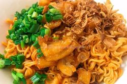 Cách làm mì trộn tóp mỡ ngon ngất ngây
