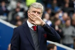 Với Arsene Wenger, đến thần thái cũng chẳng còn quan trọng