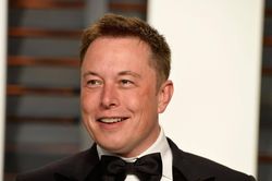 Từng sống chỉ 1 USD/ngày, Elon Musk nay đã có 19,9 tỷ USD