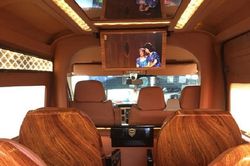 Những tiện ích chỉ có trên xe Limousine phiên bản Vcar 4.0