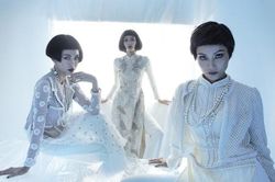 Hoa hậu H' Hen Niê, Mâu Thủy , Hoàng Thùy thể hiện BST 'Coco Yêu Dấu' của NTK Công Trí
