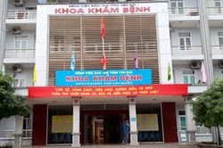 Đưa vợ vào bệnh viện sinh con, gọi 15 đồng bọn vào đánh bác sĩ trọng thương
