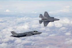 Thực chiến xuất sắc, F-35 từ vị thế kẻ bị ruồng bỏ thành 'cháy hàng'?