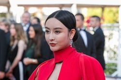 Thảm đỏ Cannes xuất hiện 'Phạm Băng Băng hàng nhái' hở ngực, kém duyên