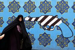Iran nói gì khi Mỹ dọa tung đòn trừng phạt mạnh nhất trong lịch sử?