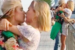 Justin Bieber đắm đuối hôn tình cũ Hailey Baldwin ở New York