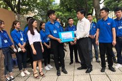 Sức trẻ tình nguyện góp phần vào thành công của kỳ thi