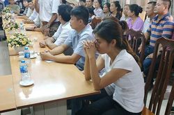 Hai gia đình bị trao nhầm con ở Ba Vì chính thức nhận lại con, bệnh viện hỗ trợ 300 triệu đồng