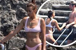 Mỹ nhân Nga Irina Shayk tắm biển cùng bạn trai ở Ý
