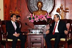 Bí thư Nguyễn Thiện Nhân tiếp thống đốc tỉnh Yamanashi (Nhật)