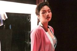Miu Lê hóa thân thành bác sĩ quái dị để 'bẫy' trai đẹp trong MV mới