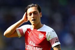 Bị HLV Arsenal ghẻ lạnh, Ozil 'tháo chạy' sang Thổ Nhĩ Kỳ?