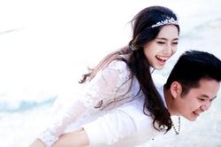 Nắm tay nhau qua những ngày gian khó