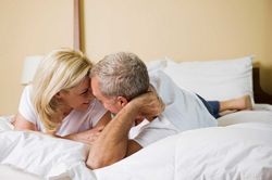 Sự thật về sức khỏe tình dục sau tuổi 50